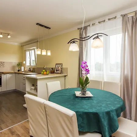 Apartment Apartman Maxim